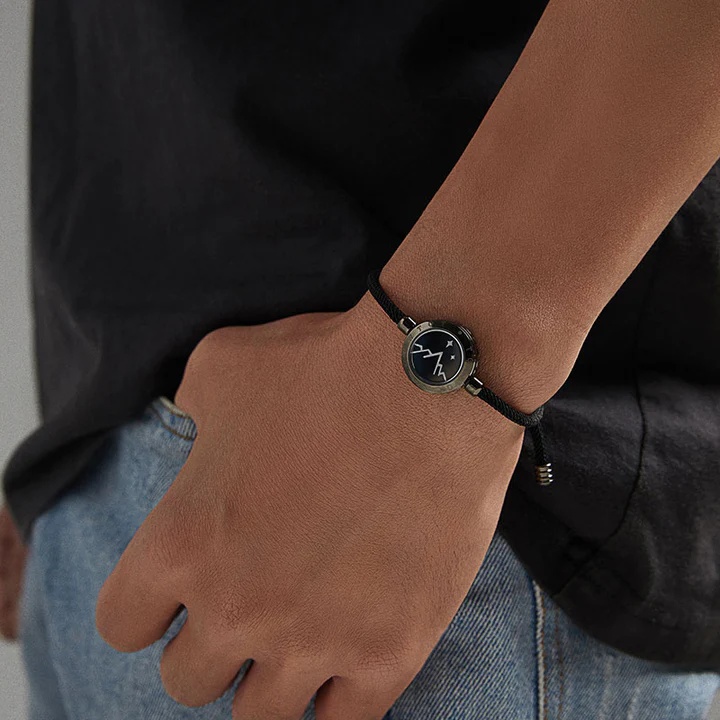 TOTWOO Light Up Long Distance Touch Bracelets Bluetooth Pairing Jewelry For Couples | NB14 |