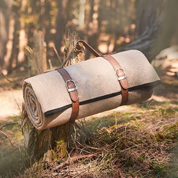 Soft Fleece Portable Camping & Trekking Rug Lined With Waterproof Material With Faux Leather Carrying Handle Picnic mat (2x2 M)