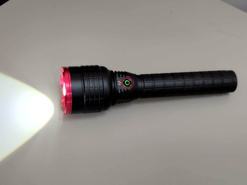 7MD LED Flash Light Powerful Rechargeable LED Torch High Quality Night Light With 3 Lighting Modes & Free Leather Bag