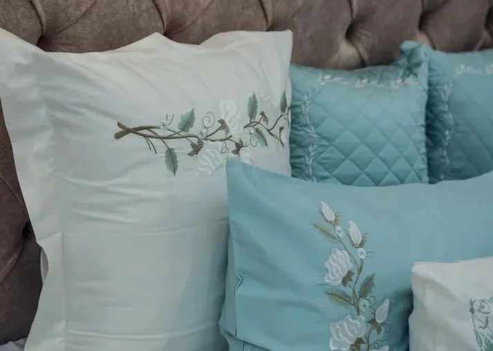 Glinens Infinity Rose Egyptian Cotton Bed Set 100% Sateen 400 Thread Count Embroidered Duvet Cover Set Durable & Soft Touch Comfort