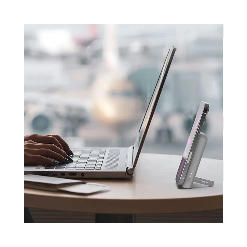Ghaith Belkin Boost Charge Magnetic Wireless Power Bank 5000mAh with Kickstand Fast Charging for iPhone |3624HG|