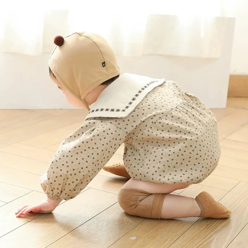 AMOR TINY Baby Knee Pads & Socks Set – Cushioned Anti‑Slip Pads for Crawling Comfort and Protection