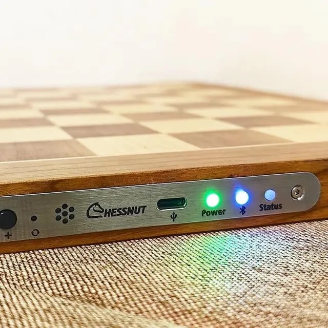 Chessnut Air+ Electronic Chess Set – Full Wooden Smart Chessboard with LEDs, Adaptive AI & Online Play | CA101 |